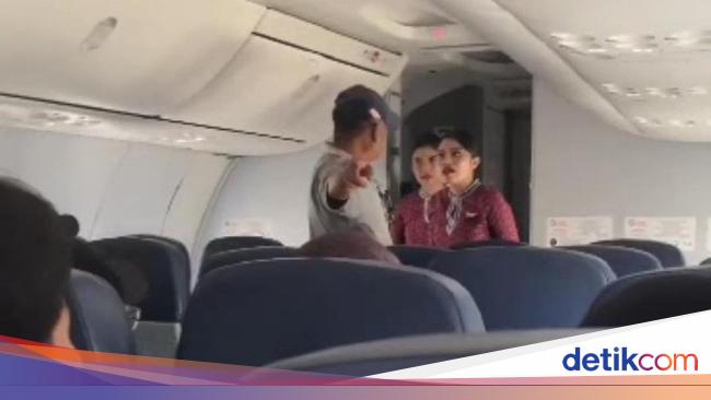Viralnya penumpang Lion Air di Makassar minta turun dari pesawat karena kepanasan
