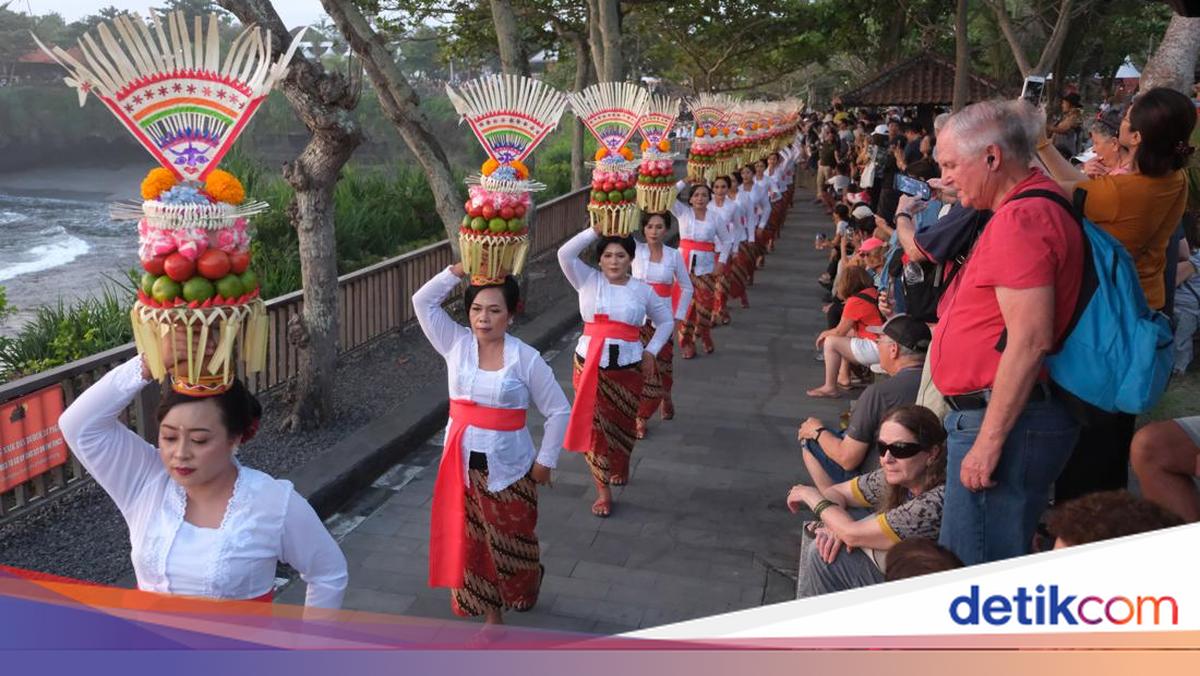 Tradisi Mapeed di Bali: Sejarah, Keunikan, dan Makna Filosofisnya