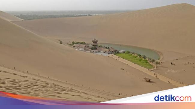 The Mysterious Singing Sand Dunes of Dunhuang: Legends and Scientific Explanations