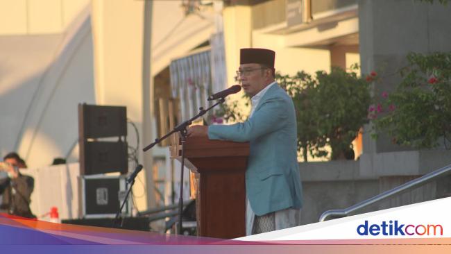 Governor Ridwan Kamil Holds Eid al-Adha Prayers at Al Jabbar Mosque in West Java