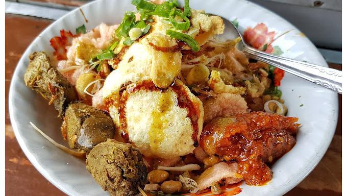 5 Tempat Makan Bubur Ayam Legendaris Di Jakarta Yang Selalu Diantre