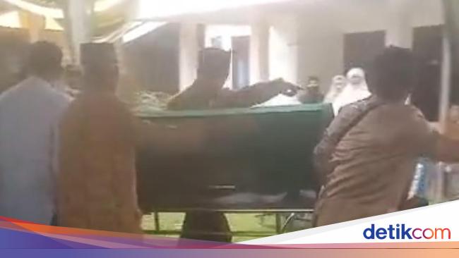 Tragic Death of Dwi Oktaviani After Marriage Consent in Palembang