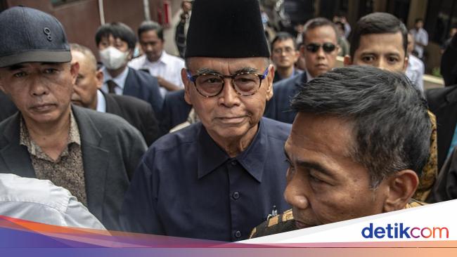 All Eyes on Al-Zaytun Islamic Boarding School Leader Panji Gumilang as He Leaves Bareskrim Polri Building