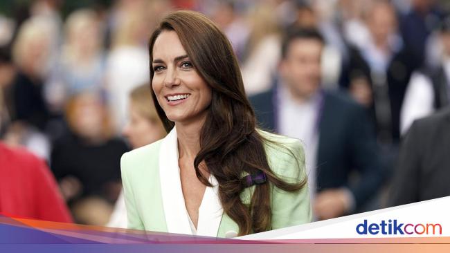 Kate Middleton’s Stylish Balmain Blazer at Wimbledon 2023