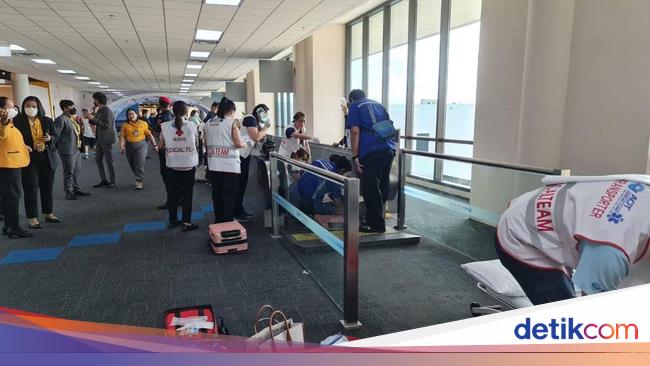 Woman Loses Leg in Tragic Accident at Bangkok Airport: Outdated Travelator blamed