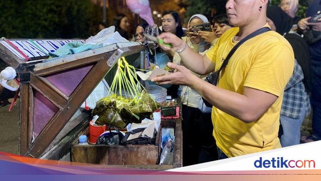 5 Jajanan Kaki Lima Viral di Bandung, Wajib Coba!