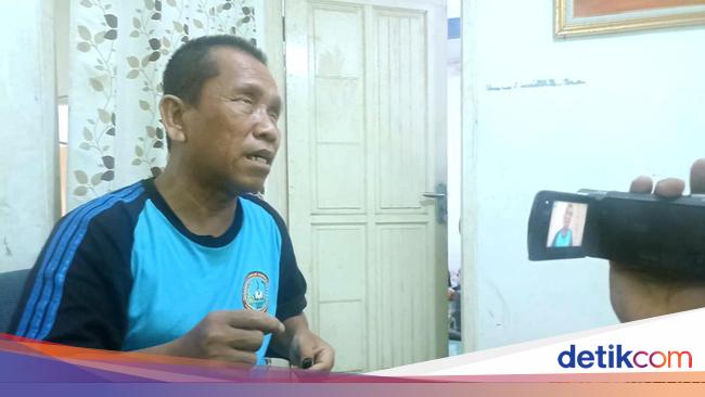 Blinded Teacher in Karawang after Acid Attack by Business Partner