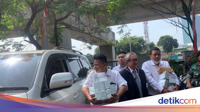 Attorney Returns Rp. 27 Billion in Cash Related to the BTS Corruption Case