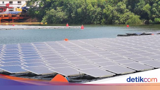 PLN Indonesia Power Bangun PLTS Terapung di Waduk Saguling