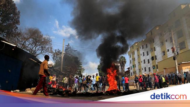 Negara Ini Terlilit Utang, Warganya Teriak Tak Punya Uang buat Makan