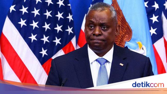 US Defense Minister Lloyd Austin Hospitalized with Complications from Medical Procedure amid Rising Tensions in the Middle East