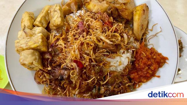 5 Tempat Makan Ayam Goreng Tertua di Jakarta, Ada yang Buka Sejak 1948!