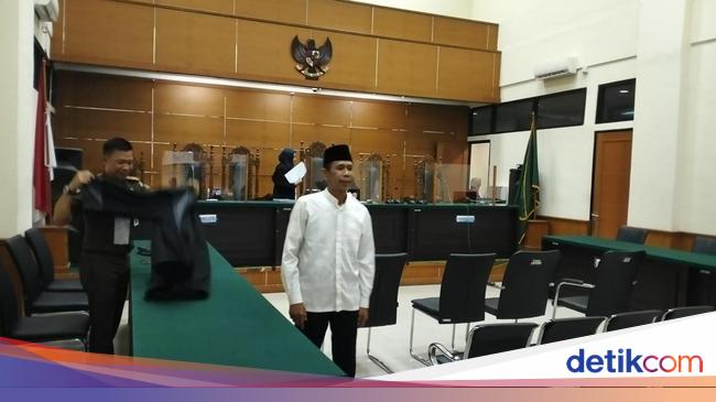 Ini Hal Memberatkan Tuntutan Kades Lontar Korupsi Dana Desa Untuk Karaoke