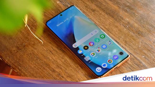 Realme Innovates Flagship Features into Affordable Phones for Tech-Loving Indonesian Youth