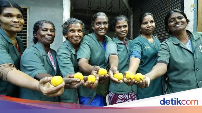 Eleven Female Janitors in Kerala, India Win Billions in Lottery