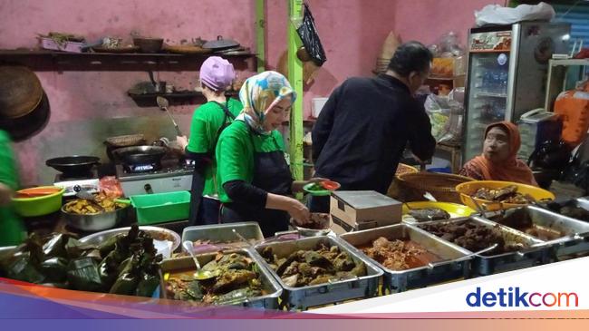 Nasi Uduk Rp 50.000 Laris Manis dan Tempat Makan Langganan Soekarno