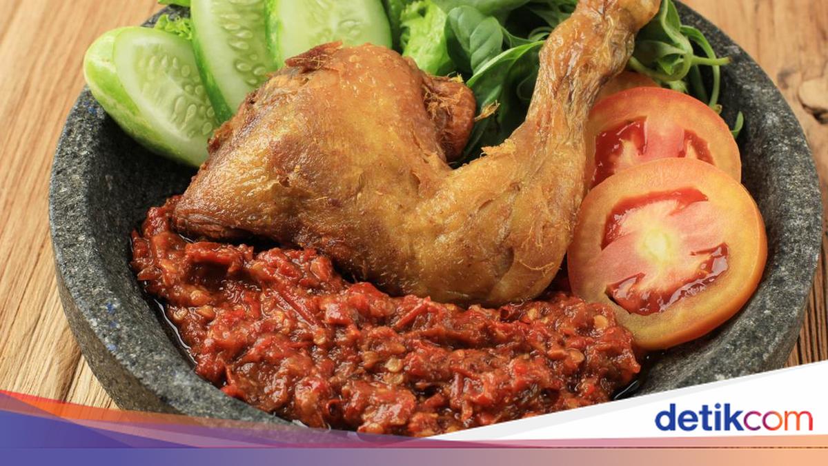 Sambalnya Nendang! Ayam Penyet Masuk Daftar 7 Makanan Terpedas di Dunia