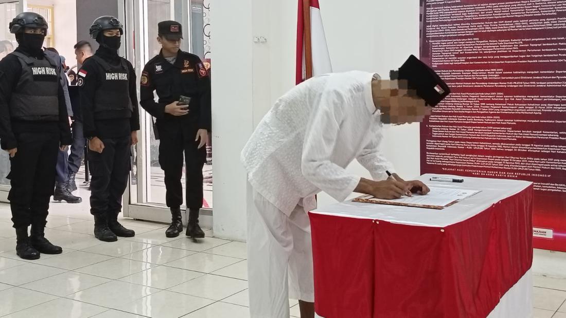 Eks Pimpinan JAD Jatim Ikrar Setia NKRI Di Lapas Nusakambangan