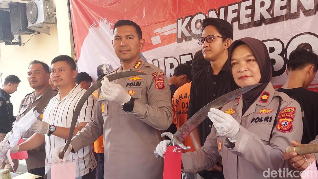 Polisi Tangkap 11 Pelajar Hendak Tawuran Di Kota Bogor, Golok-Pedang Disita