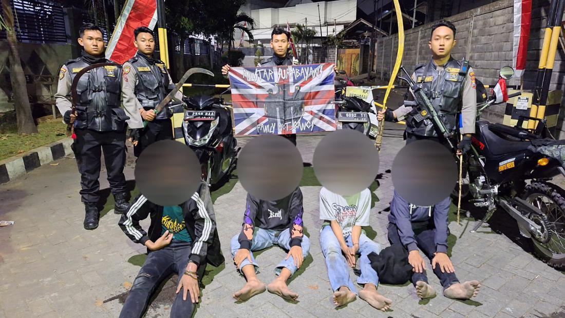 4 Anggota Gangster Diciduk Saat Tawuran Di Jemursari Surabaya