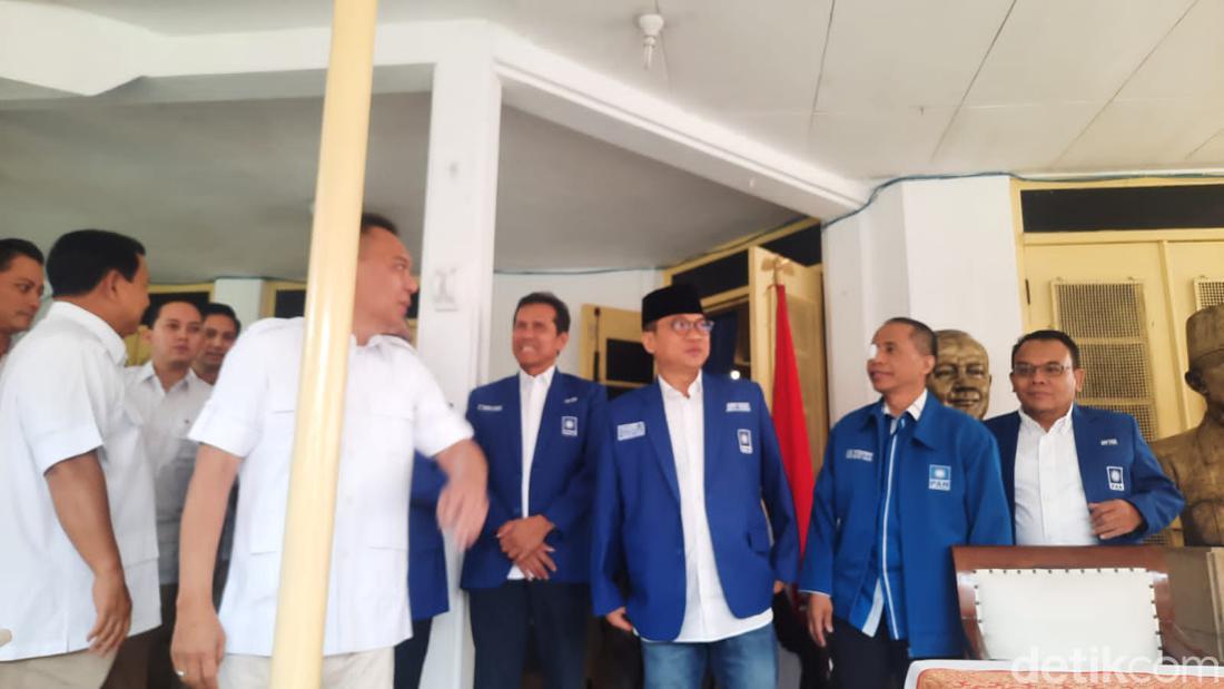 Zulhas Sambut Prabowo Di Museum Perumusan Naskah Proklamasi Jelang ...