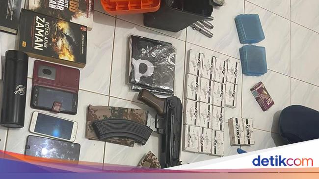 Densus 88 Tangkap 1 Terduga Teroris Di Bekasi Diduga Karyawan Kai