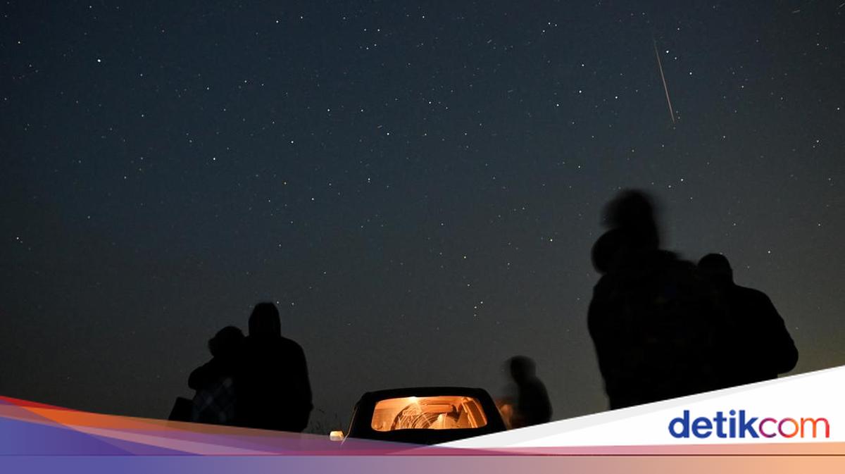 October 2025 Meteor Showers: Two Astronomical Events