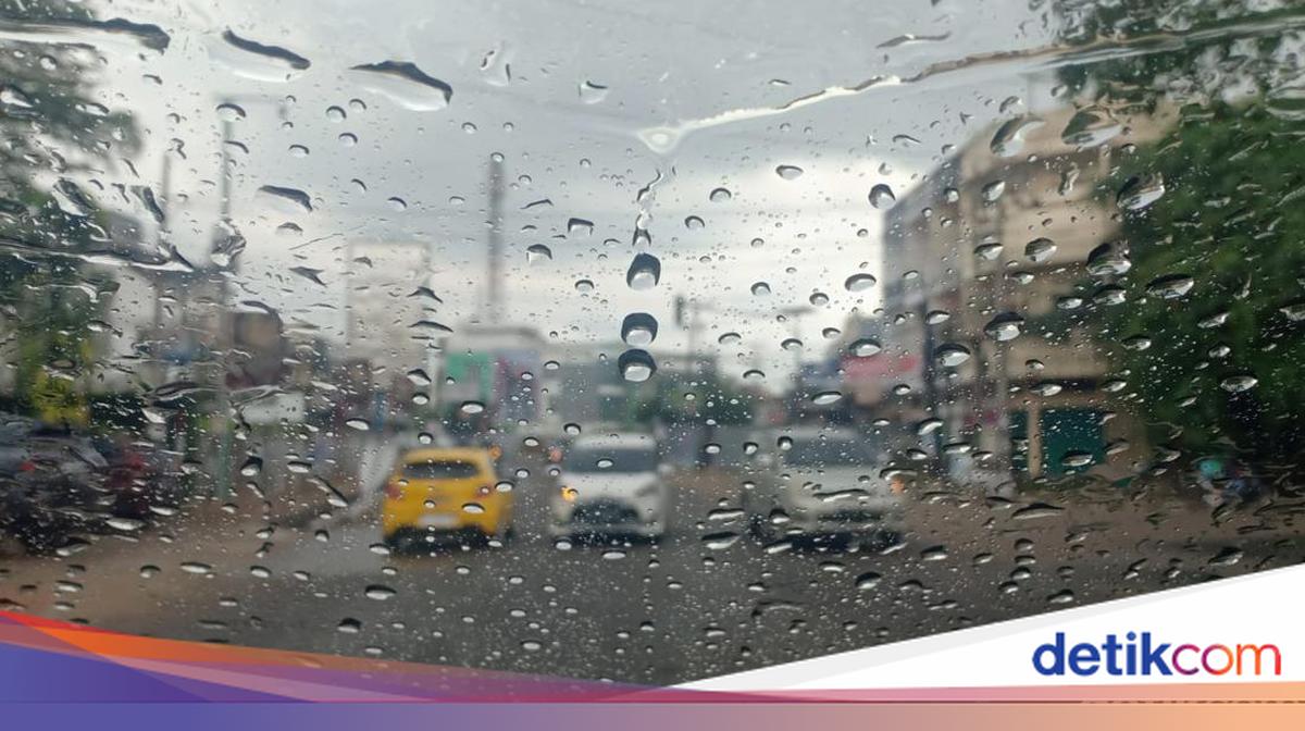 BRIN Ingatkan Air Hujan Mikroplastik Berbahaya, Imbau Tak Dikonsumsi