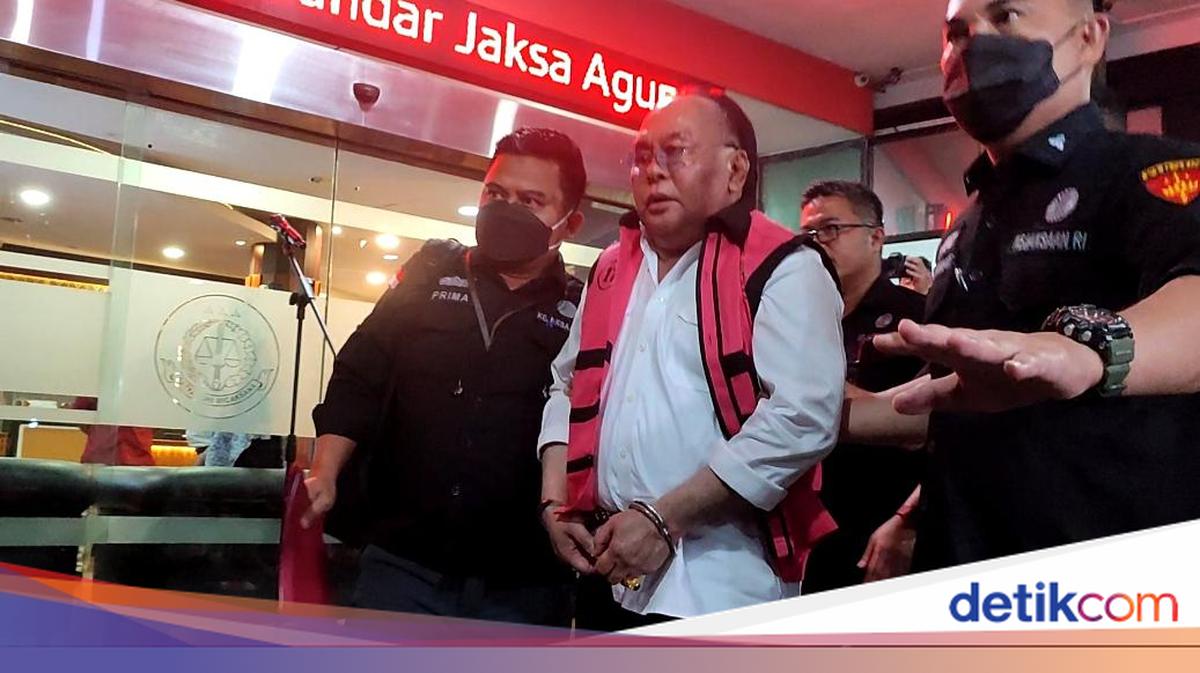 Varrel Dpr Rompi Momen Anggota DPR Ismail Thomas Pakai Rompi Tahanan Kejagung-Tangan ...