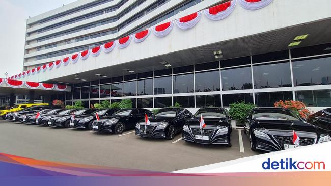 Menteri di Kabinet Merah Putih Pakai Mobil Dinas Apa?