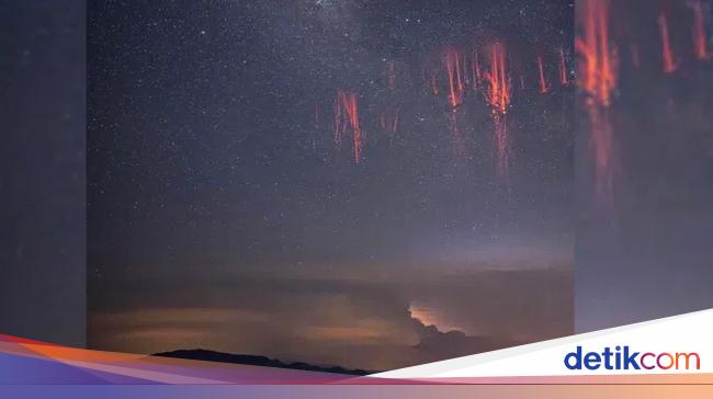 Rare Red Glow in the Night Sky of Arizona: Photographer Captures Astounding Phenomenon