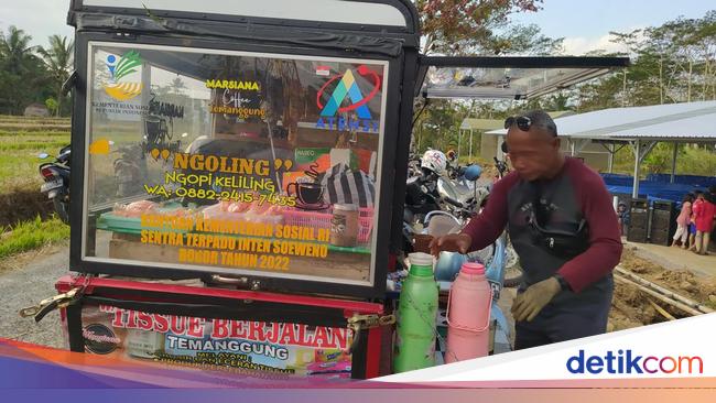 Kisah Marni, Lansia pejuang ekonomi jajakan kopi keliling di Pelabuhan Bakauheni