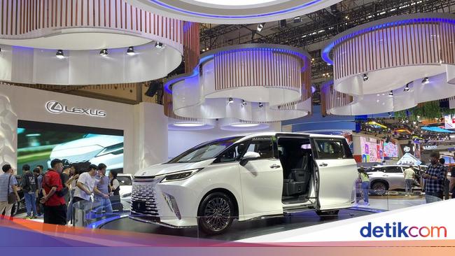 Unique Requests and Trends in the Luxury Car Market at GIIAS 2023 Jakarta