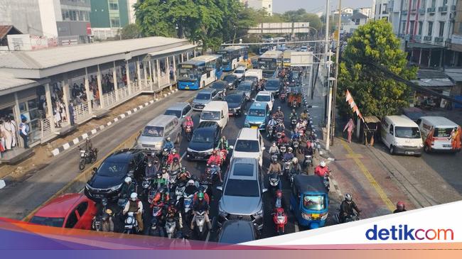 Traffic Congestion Persists in Jakarta Despite WFH Implementation