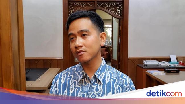 Wali Kota Solo Gibran Rakabuming Raka Denies Permission for Billboard with Prabowo Subianto in Labuan Bajo