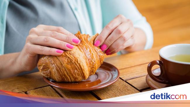 2 Hal Terlarang Saat Makan Croissant Menurut Pakar Etiket