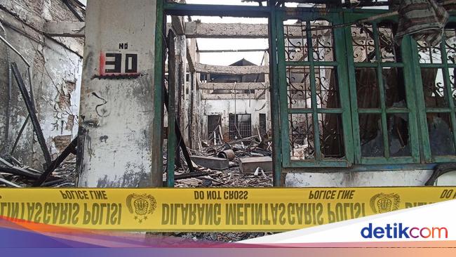 Deadly House Fire Claims Lives of Family in Sunter, North Jakarta