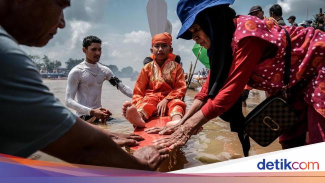 Tari Pacu Jalur dari Riau, Ekspresi Semangat Juang dan Menang Kompetisi