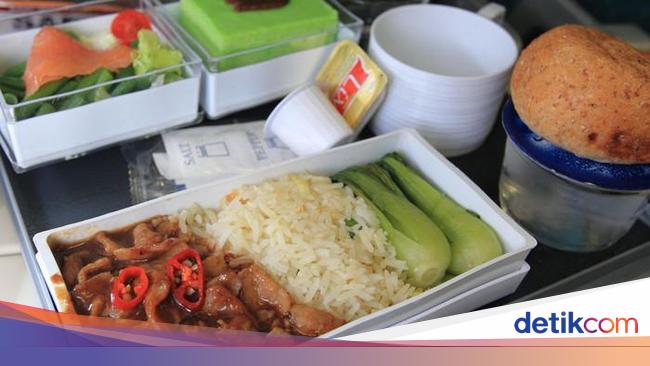 Makanan yang Dikonsumsi saat Penerbangan Tak Bisa Dicerna dengan Baik