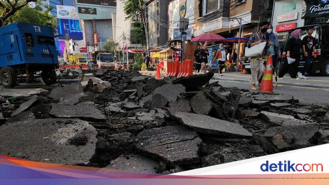 Bikin Pejalan Kaki Nyaman Trotoar Jalan Blora Dilebarkan