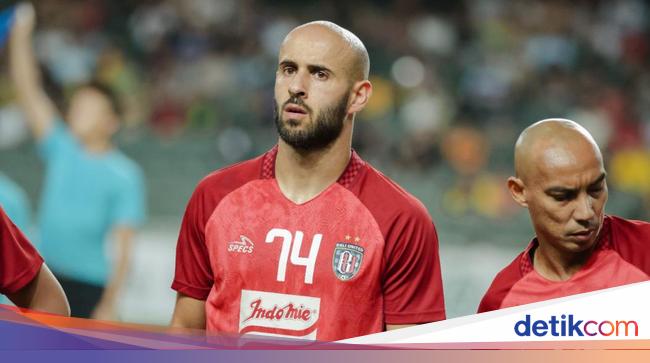 Bela Palestina di Piala Asia 2023, Mohammed Rashid Latihan Yoga di ...