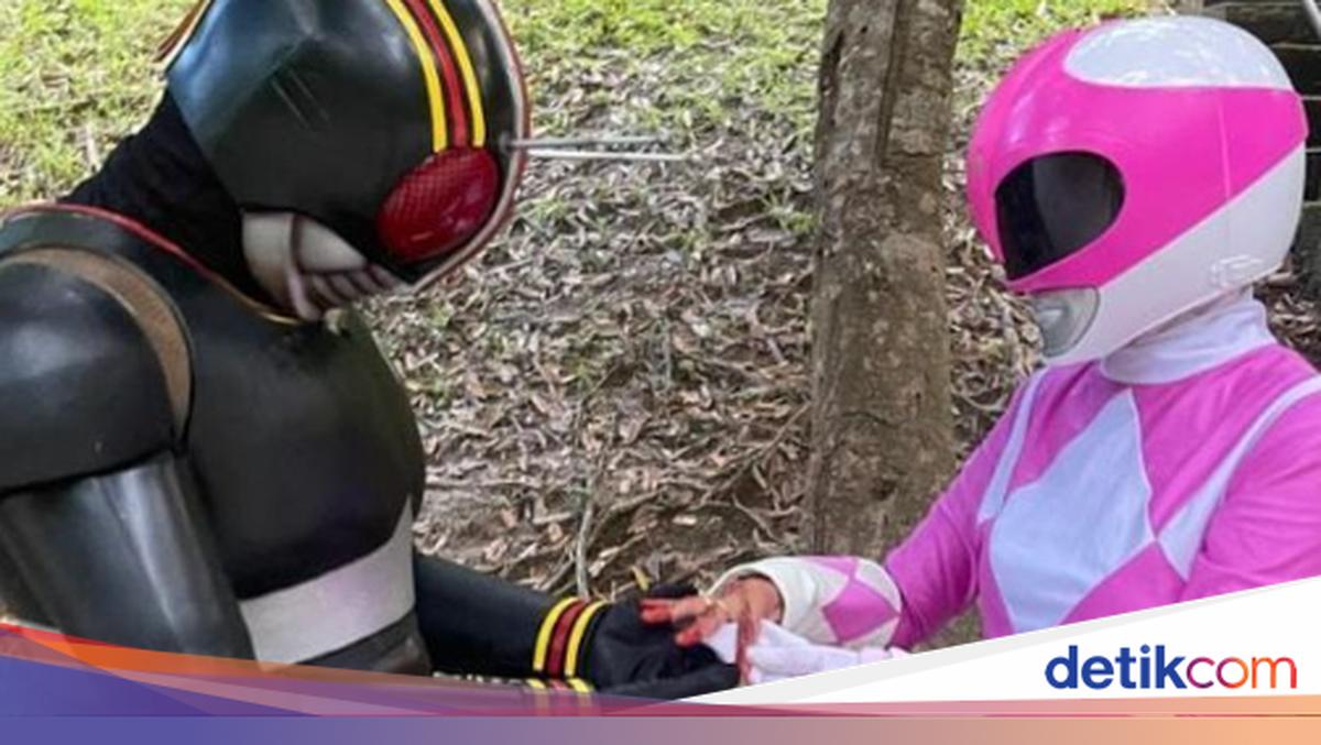 Viral Pengantin Pria Dandani Ayah Mertua Jadi Power Rangers di Pernikahan