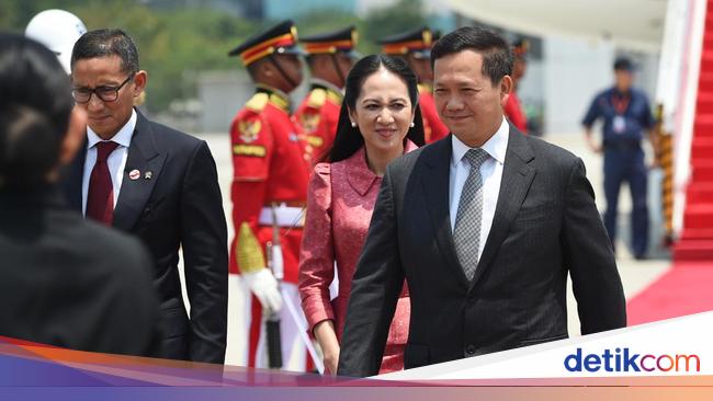 PM Cook Islands and Cambodian PM Arrive in Jakarta for ASEAN Summit