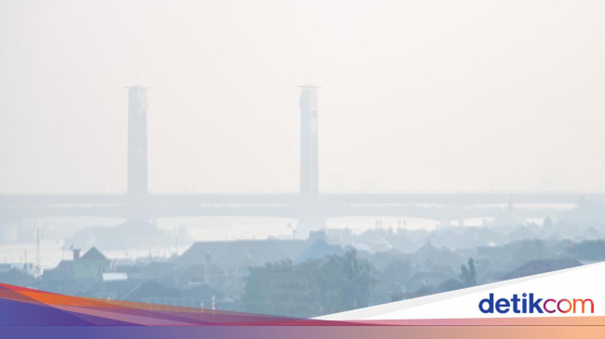 Kabut Asap Palembang Makin Pekat, Status Berbahaya