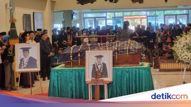 Berpulangnya Prof Timbul Raharjo, Rektor ISI Jogja yang Miliki ...
