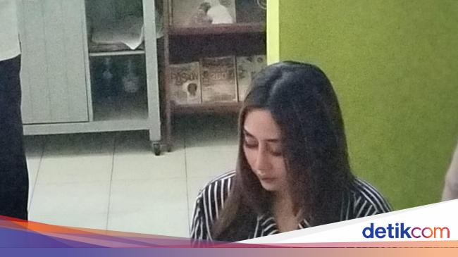 Police Respond to Viral Video of TikTok Celebrity Luluk Nuril Riding in Alphard