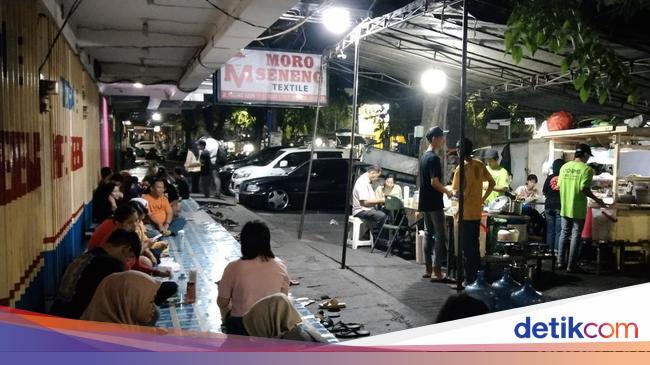 Rekomendasi Tempat Sahur di Surabaya: Pecel Rawon-Sego Sambel Mak Yeye