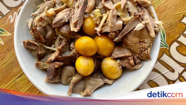 Dari Gerobak Kecil, Bakmi Asui Kini Jadi Legenda Bakmi Ayam Kampung di