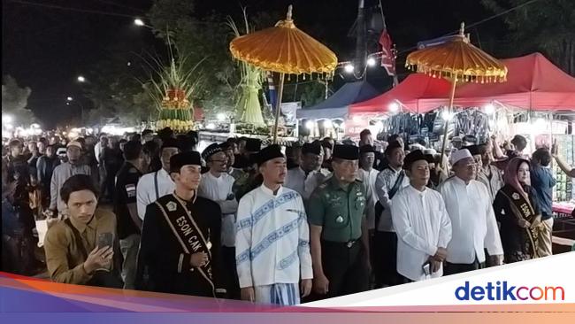 Makna Rebo Wekasan Tradisi Rabu Terakhir Bulan Safar Di Jatim