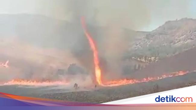 Rare and Dangerous Fire Whirls Seen in Mount Bromo